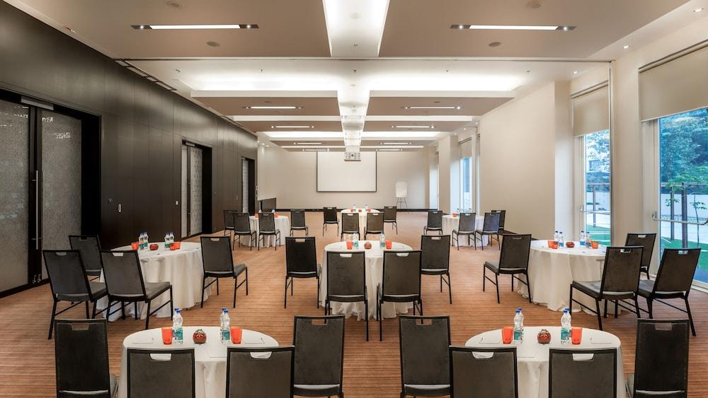 Hyatt Place Gurgaon Udyog Vihar Extérieur photo The 2014 conference room