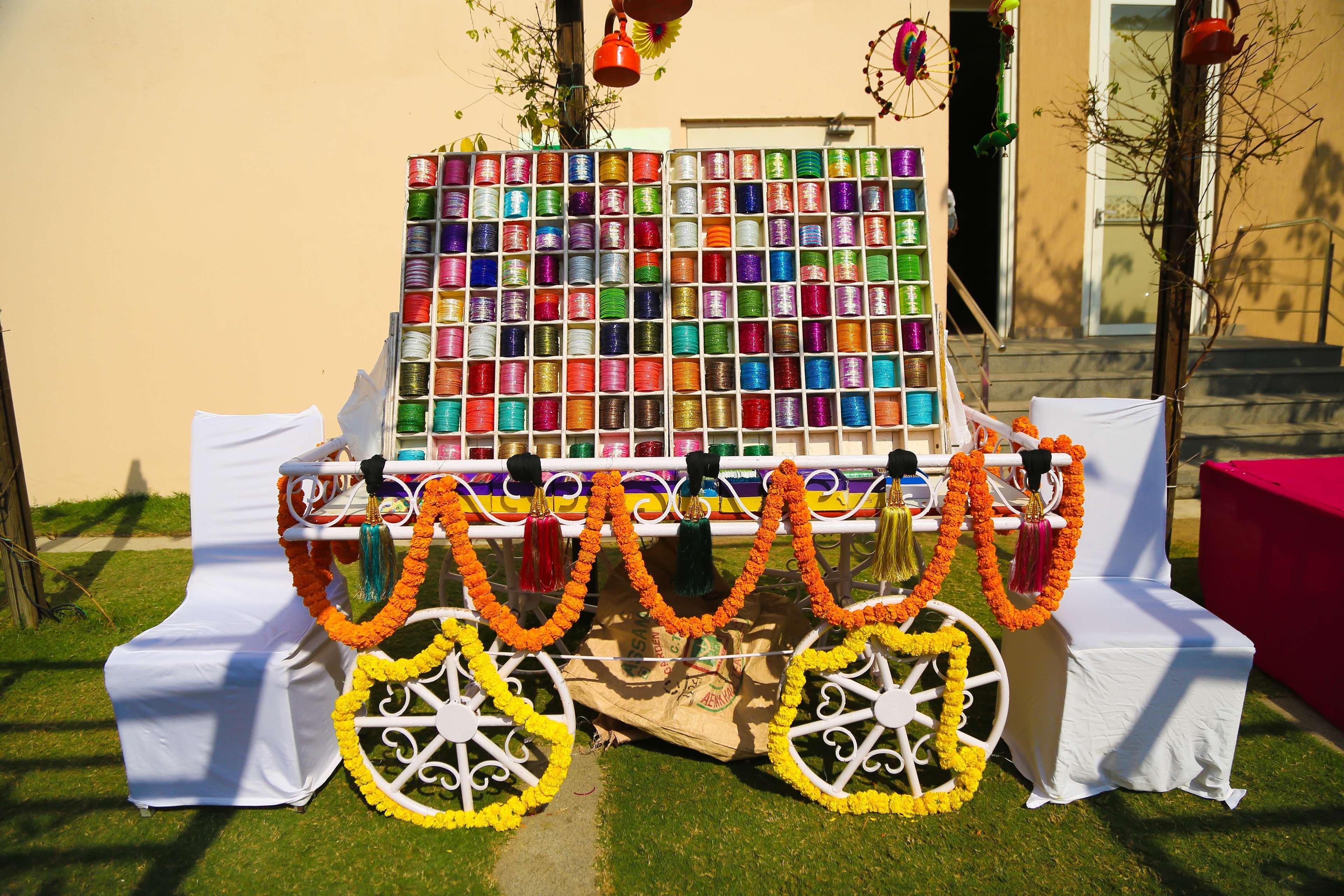 Hyatt Place Gurgaon Udyog Vihar Extérieur photo A traditional Indian wedding cart