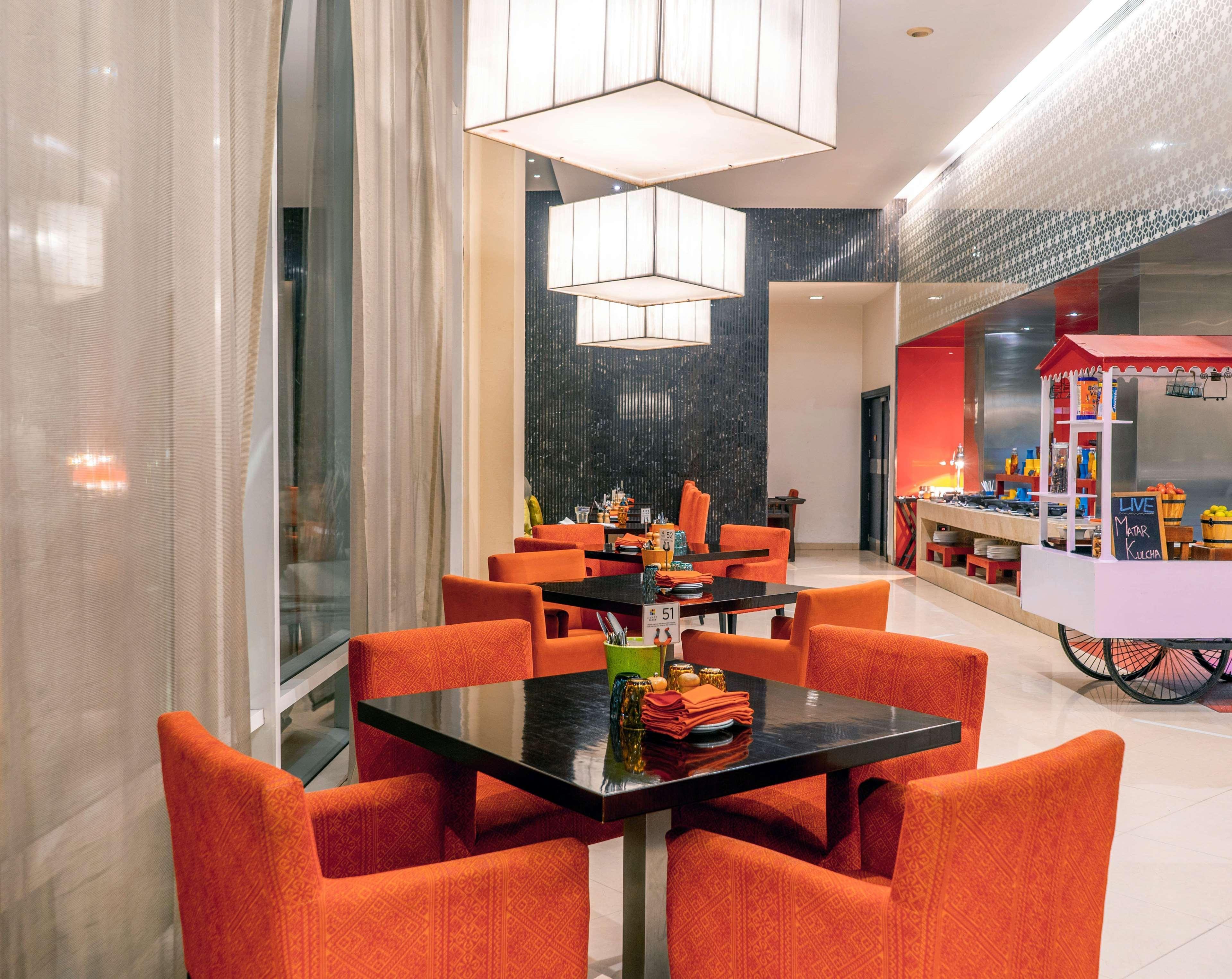 Hyatt Place Gurgaon Udyog Vihar Extérieur photo The restaurant