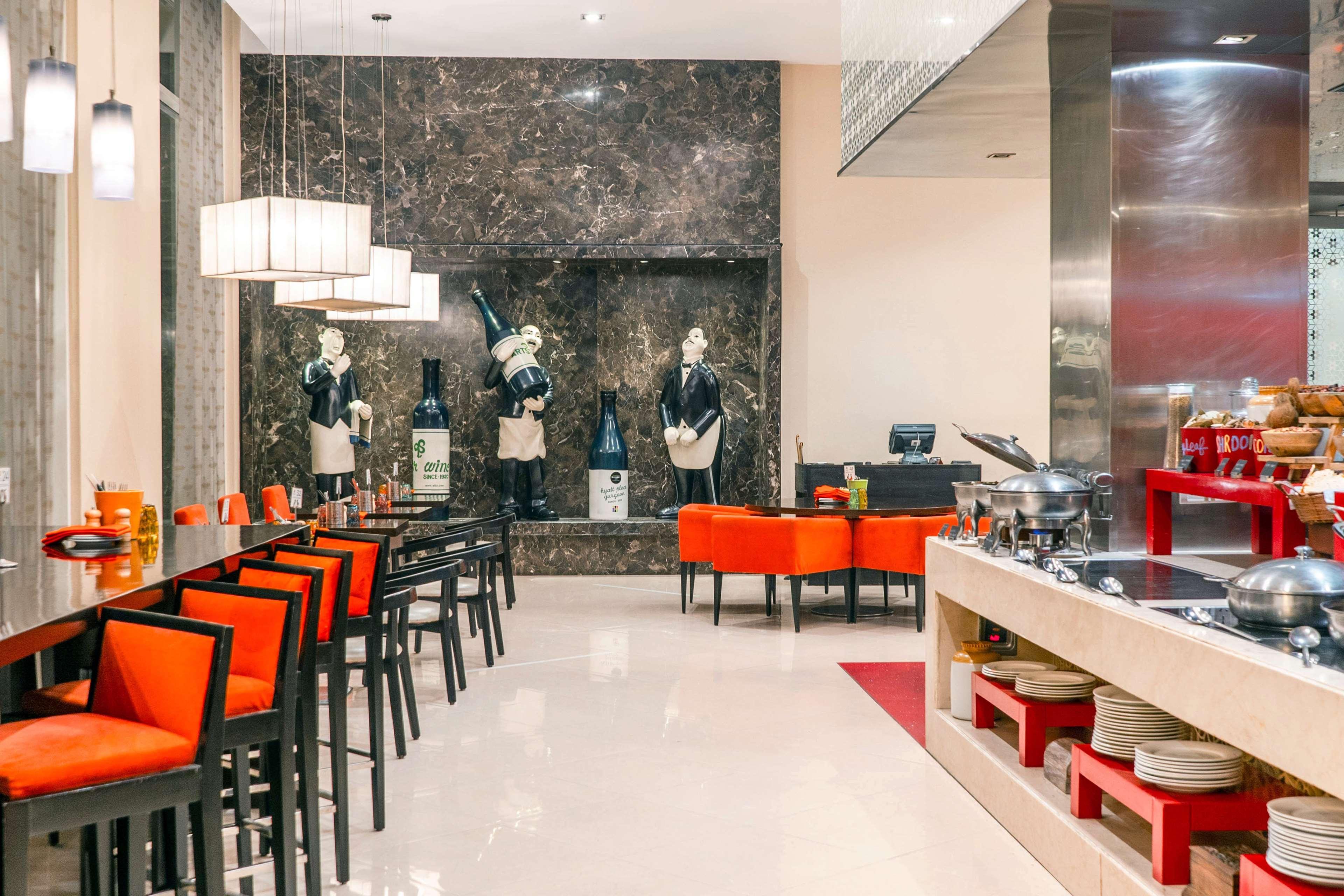 Hyatt Place Gurgaon Udyog Vihar Extérieur photo The restaurant